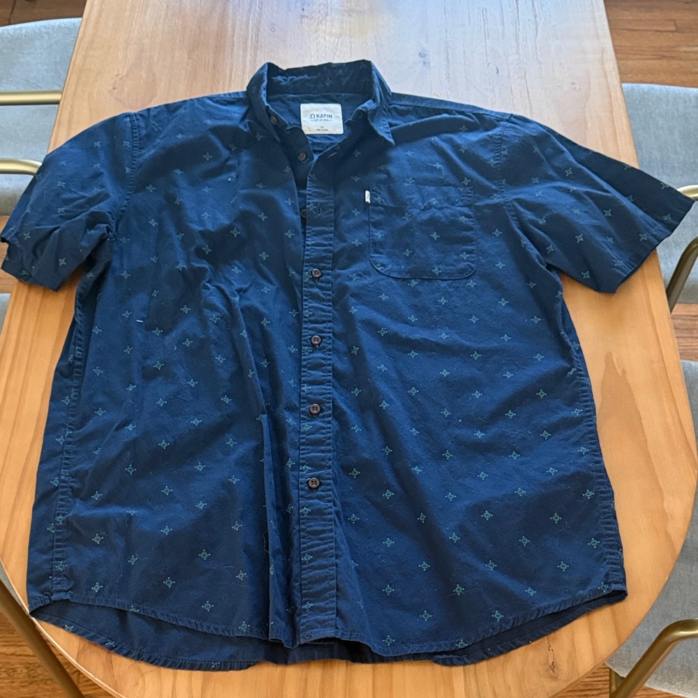 Katin Navy Short-Sleeve Button-Down Shirt size LG